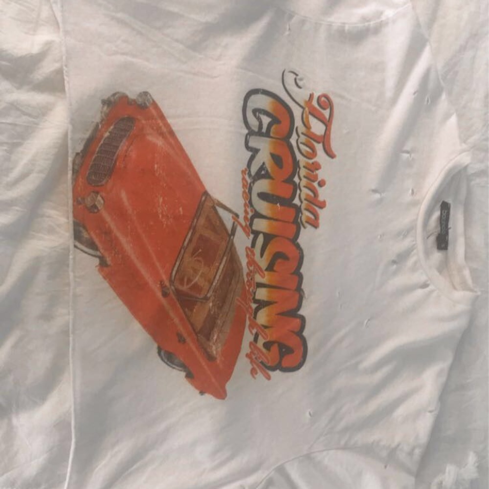 thrifted tee :)